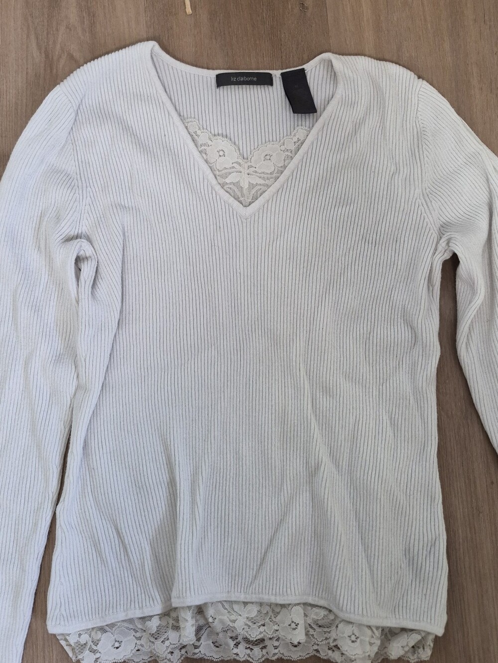 Liz Claiborne Cream Ribbed V-Neck Sweater with Lace Hem